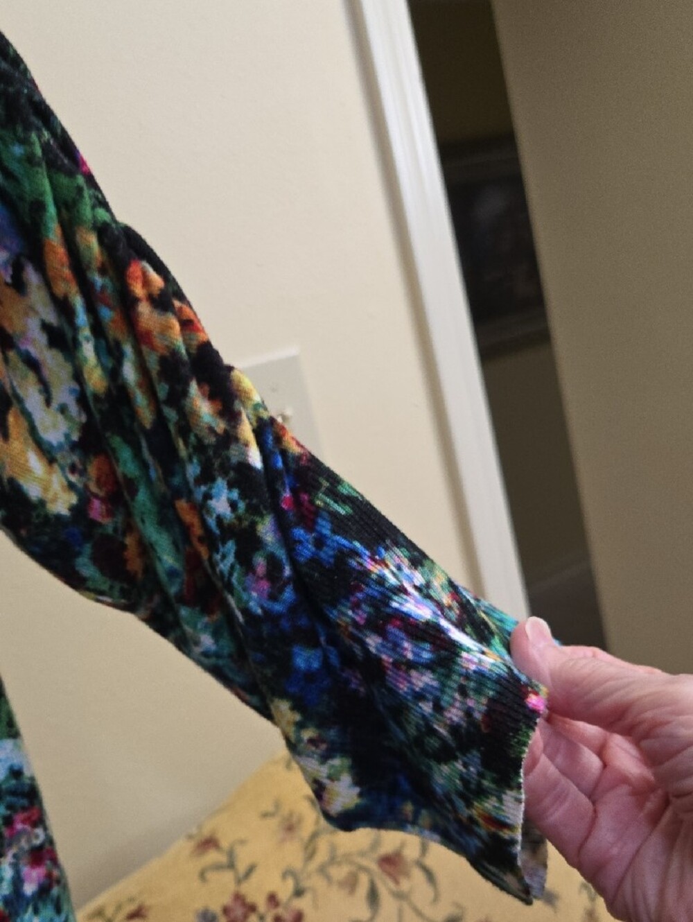NWOT Premise Multicolored Floral Open-Front Shrug - Green Blue Yellow Red - Picture 3 of 7